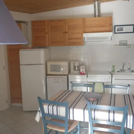 1 Cap Ferret * Saint-Hilaire-de-Villefranche